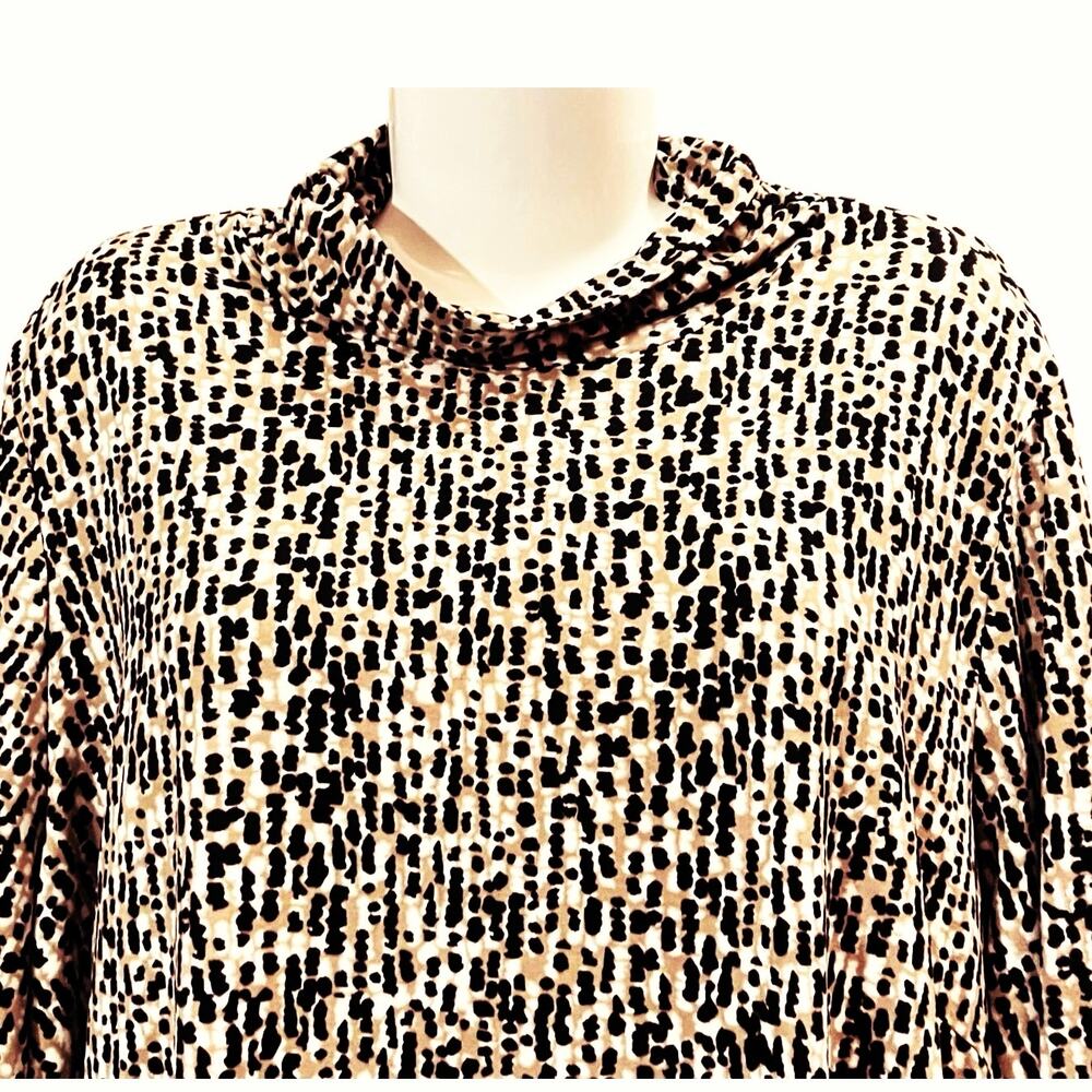 Susan Graver Women's Blk/Tan Printed Brushed Liquid Knit Turtleneck Top SZ 3X - Picture 5 of 9